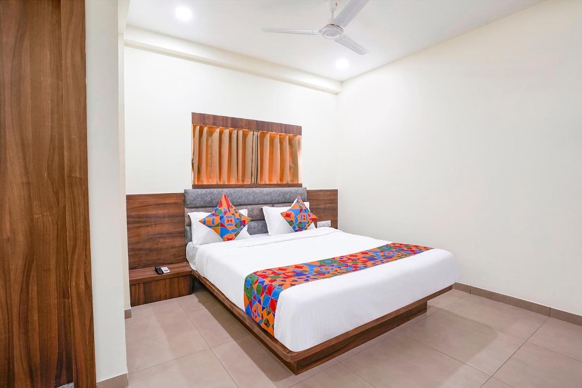 Fabhotel Hill Park I Vadodara Esterno foto