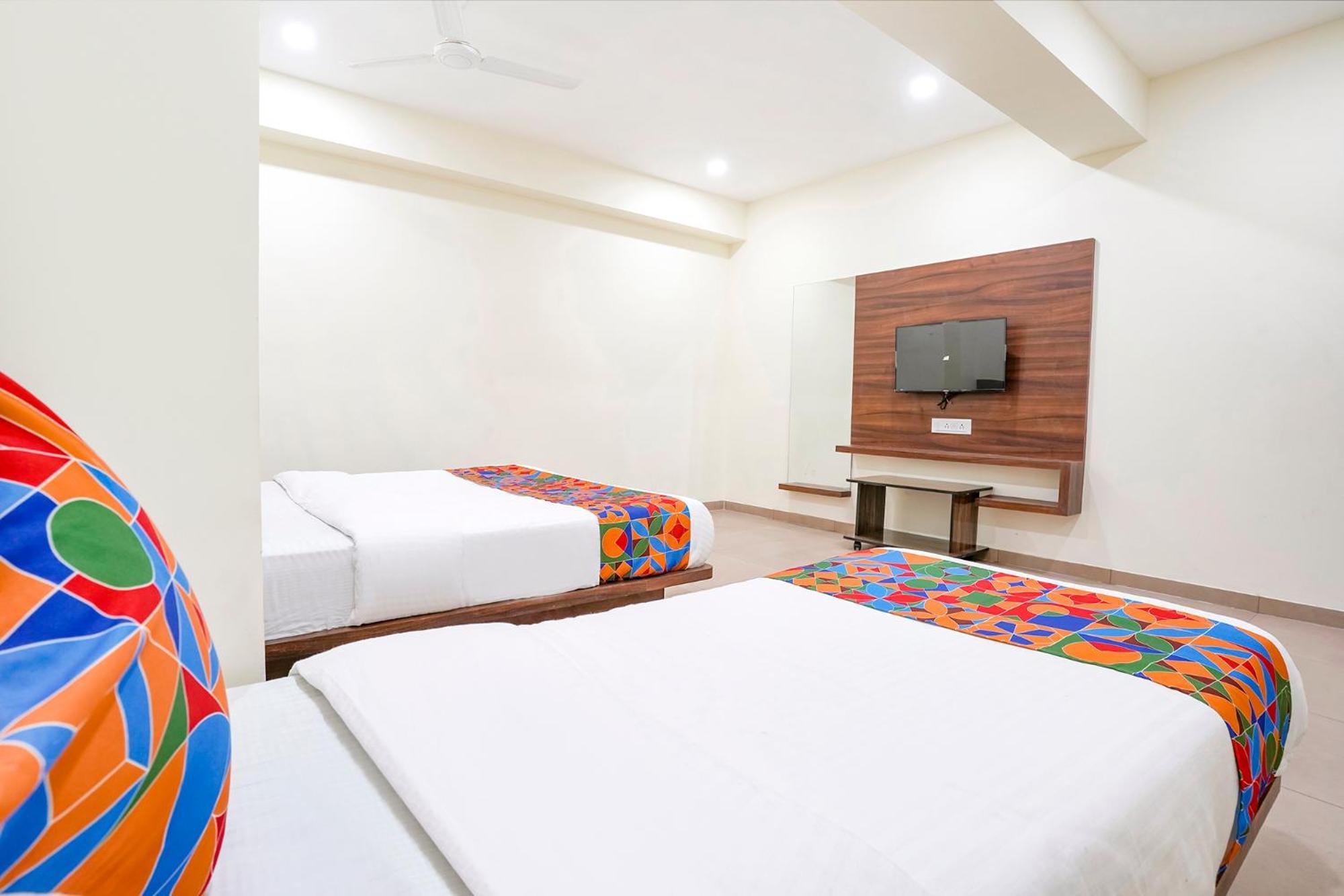 Fabhotel Hill Park I Vadodara Esterno foto