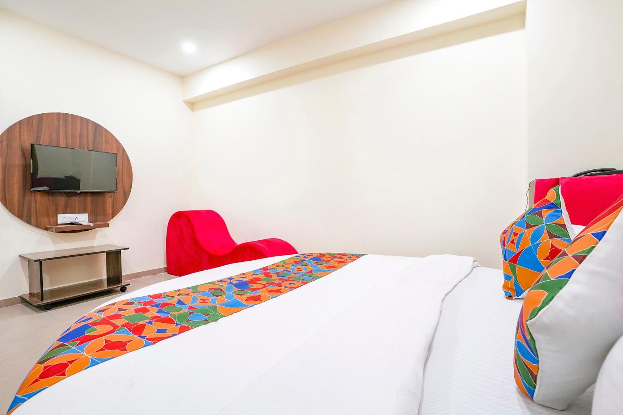 Fabhotel Hill Park I Vadodara Esterno foto