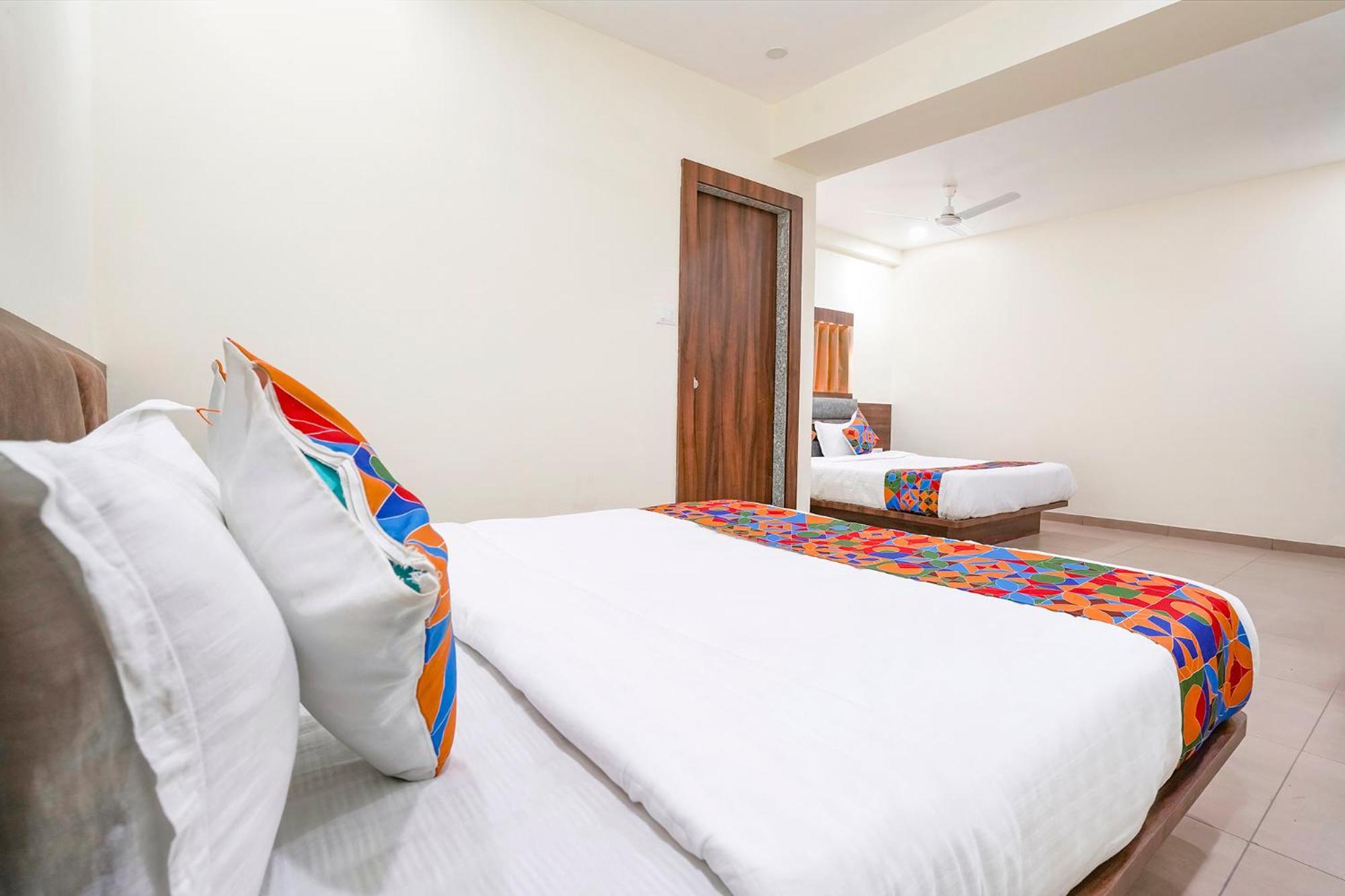 Fabhotel Hill Park I Vadodara Esterno foto