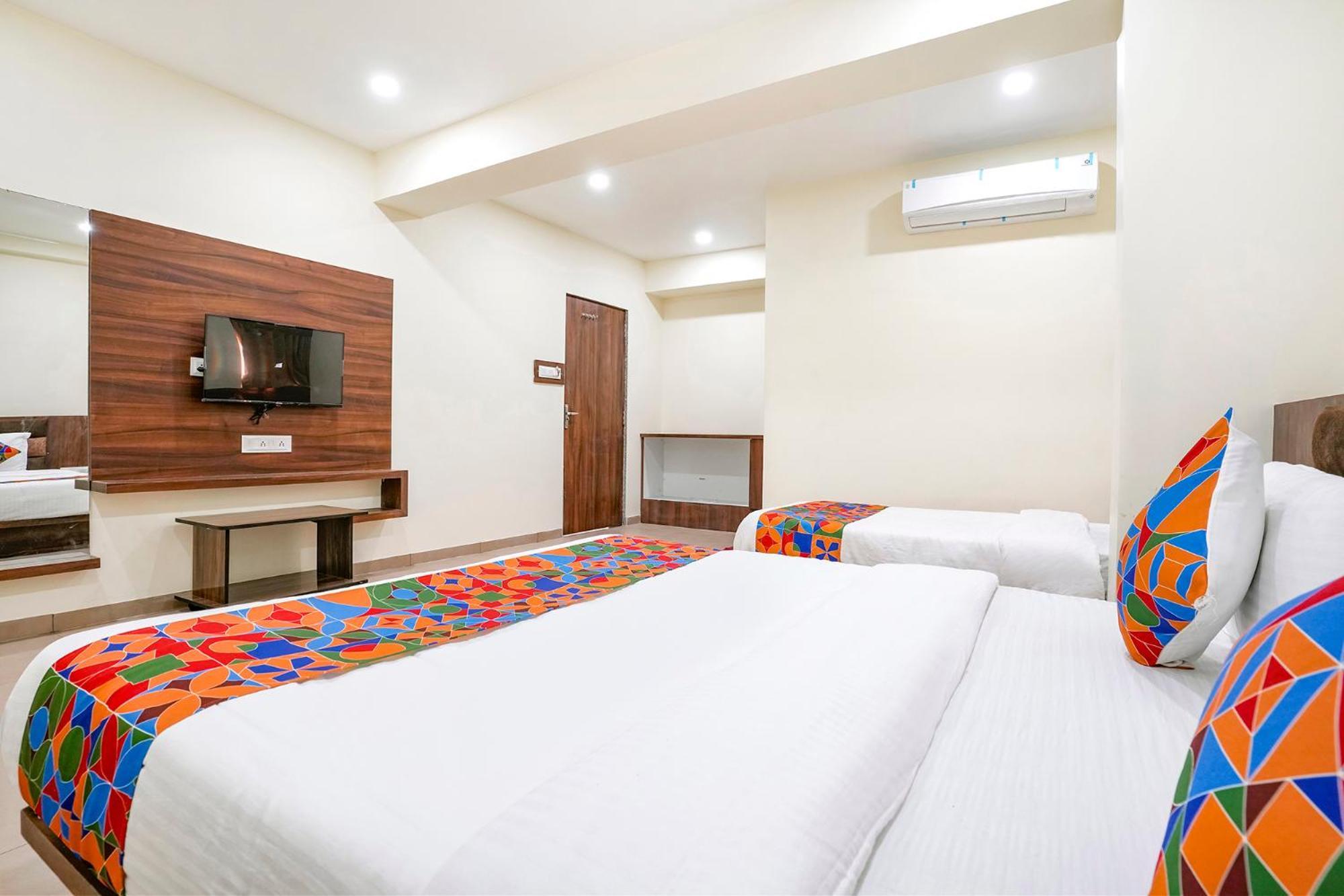 Fabhotel Hill Park I Vadodara Esterno foto